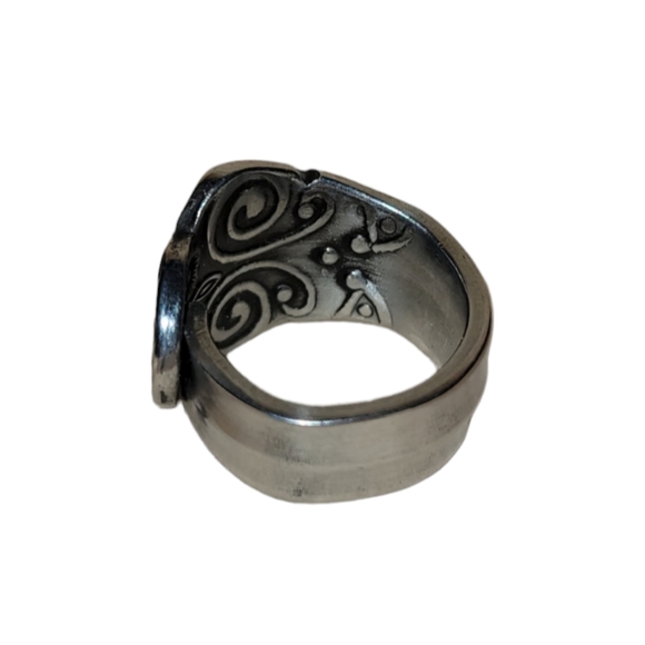 Hand Forged Vintage Flatware Spoon Ring Size 8 - Picture 3 of 6